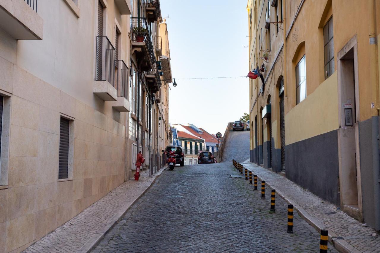 Joivy 2-Br Flat With Garage Near Castelo De S Jorge Apartment Lisbon Bagian luar foto